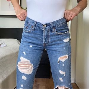 LEVI’S 501 Tapered Distressed (25)
